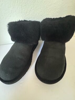 UGG Classic Black Suede Shearling Cuff Short Slipper Boots SZ 7